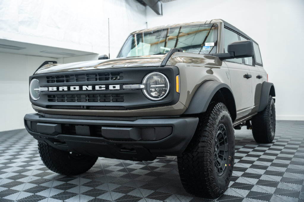 New 2026 Ford Bronco Base SUV