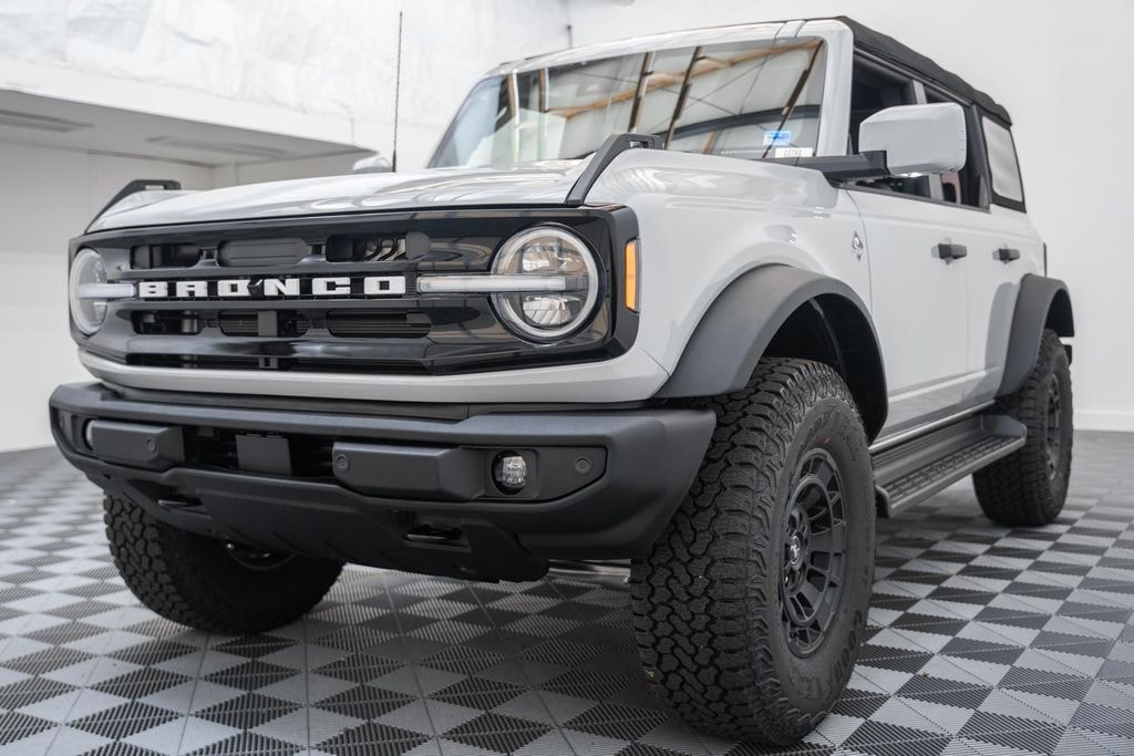 New 2026 Ford Bronco Outer Banks SUV