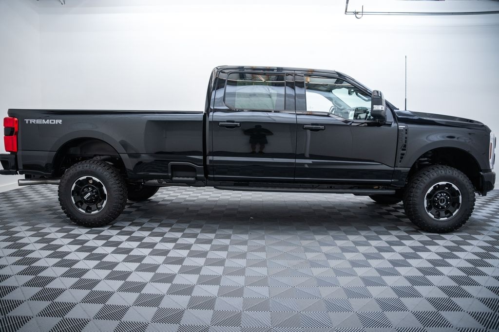New 2027 Ford F-250 Lariat Truck