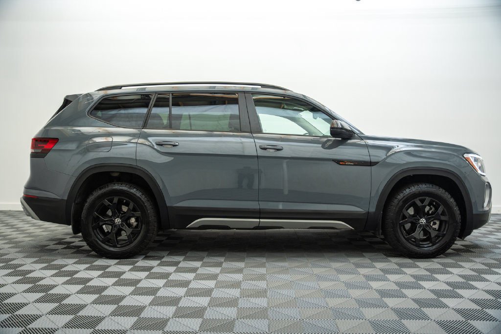 Used 2025 Volkswagen Atlas 2.0T Peak Edition SUV
