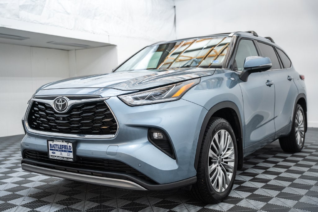 Used 2023 Toyota Highlander Platinum SUV