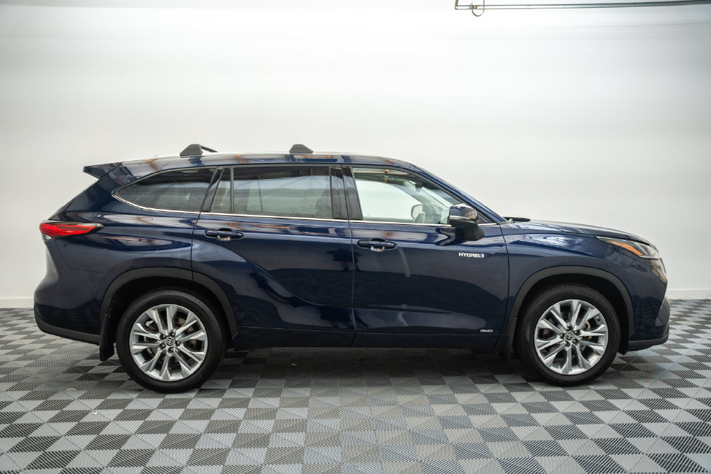 Used 2021 Toyota Highlander Hybrid Limited SUV