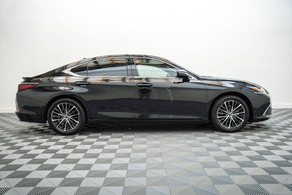 Used 2025 Lexus ES 350 Sedan