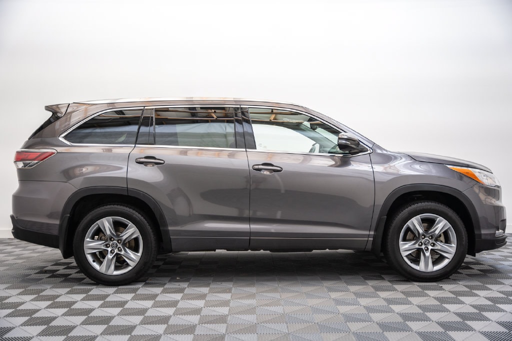 Used 2016 Toyota Highlander Limited Platinum V6 SUV