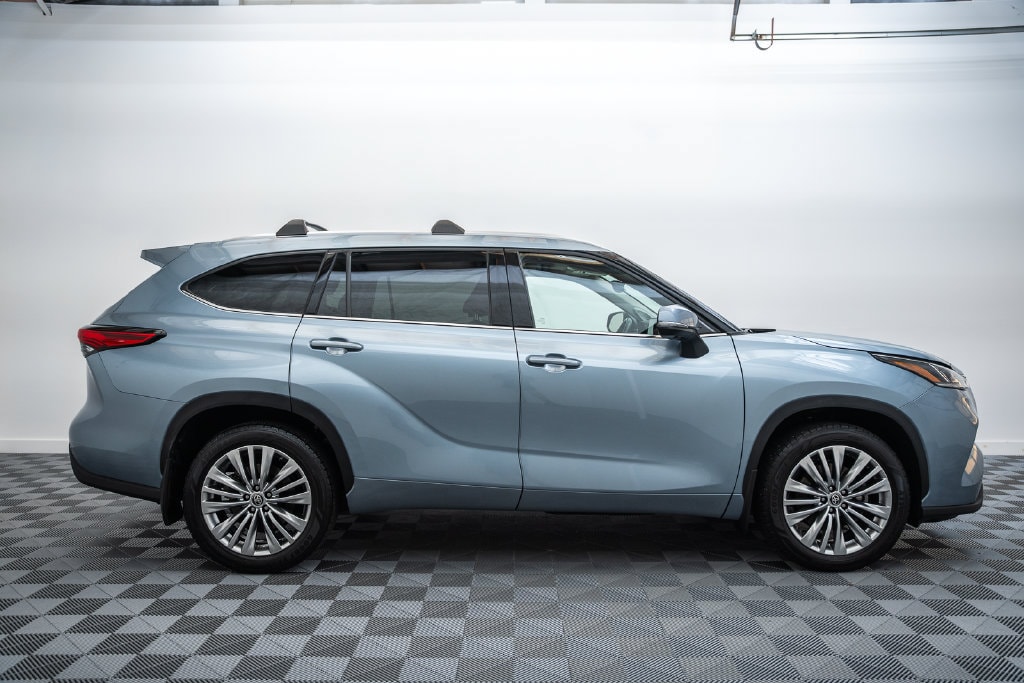 Used 2023 Toyota Highlander Platinum SUV