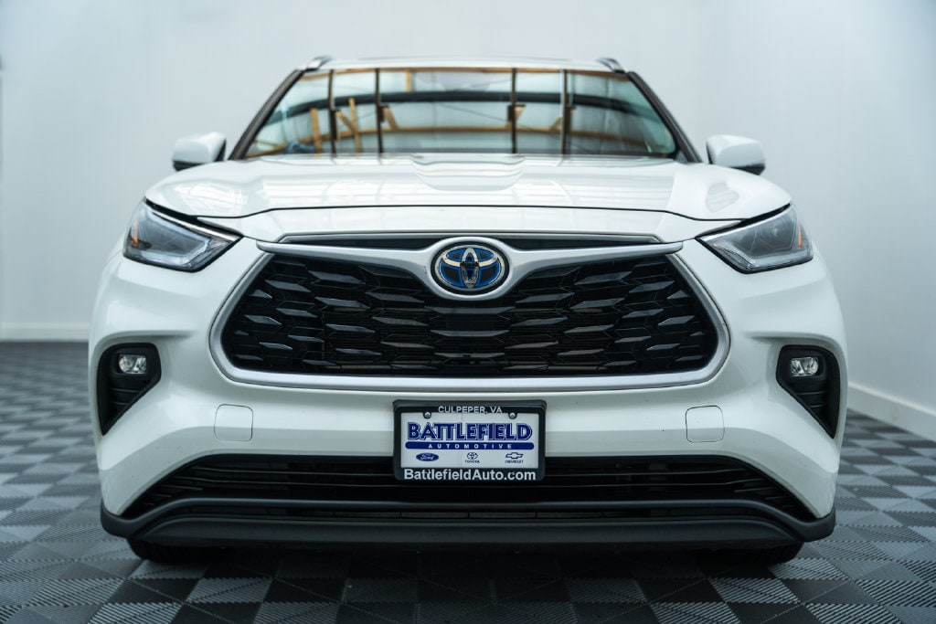 Used 2021 Toyota Highlander Hybrid XLE SUV