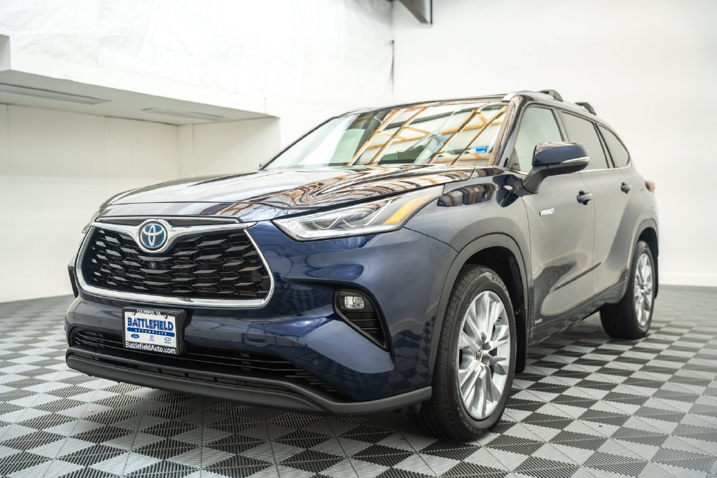 Used 2021 Toyota Highlander Hybrid Limited SUV