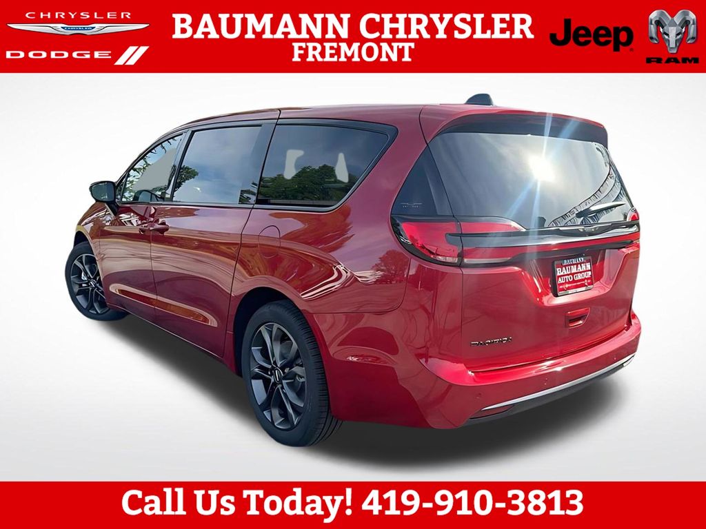 2026 Chrysler Pacifica Select - Photo 7