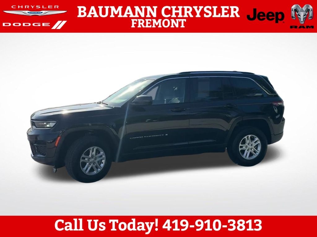 Used 2023 Jeep Grand Cherokee Laredo SUV