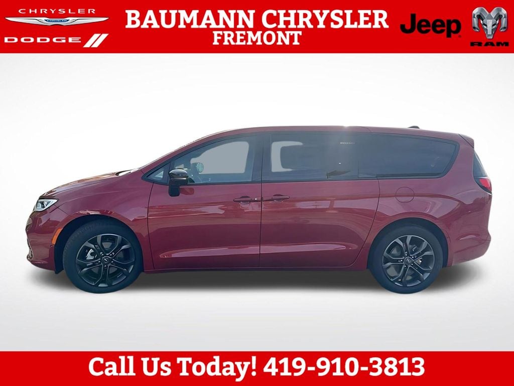 2026 Chrysler Pacifica Select - Photo 8