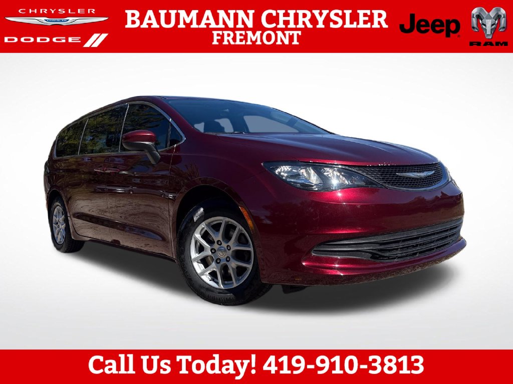 Used 2017 Chrysler Pacifica Touring Minivan/Van