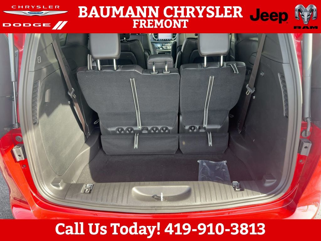 2026 Chrysler Pacifica Select - Photo 6