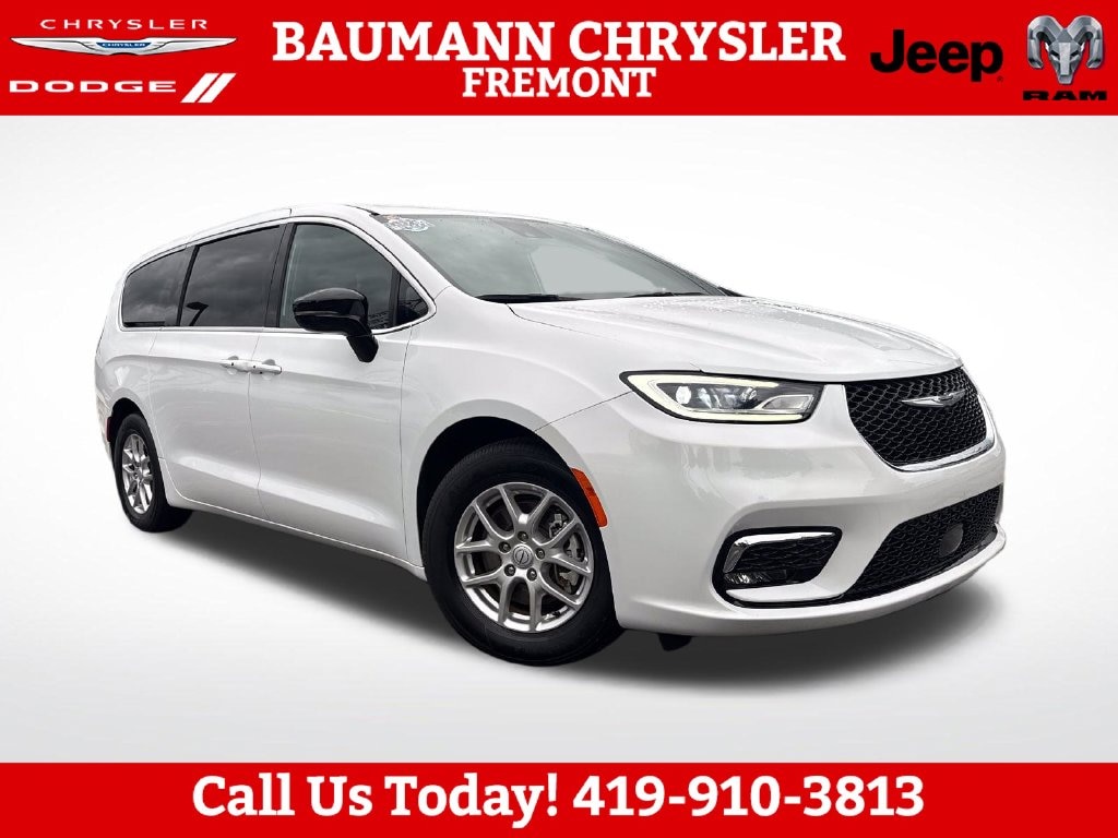 Used 2026 Chrysler Pacifica Select Minivan/Van
