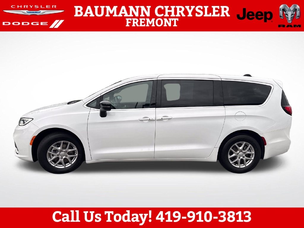 Used 2026 Chrysler Pacifica Select Minivan/Van
