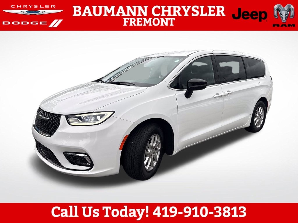 Used 2026 Chrysler Pacifica Select Minivan/Van