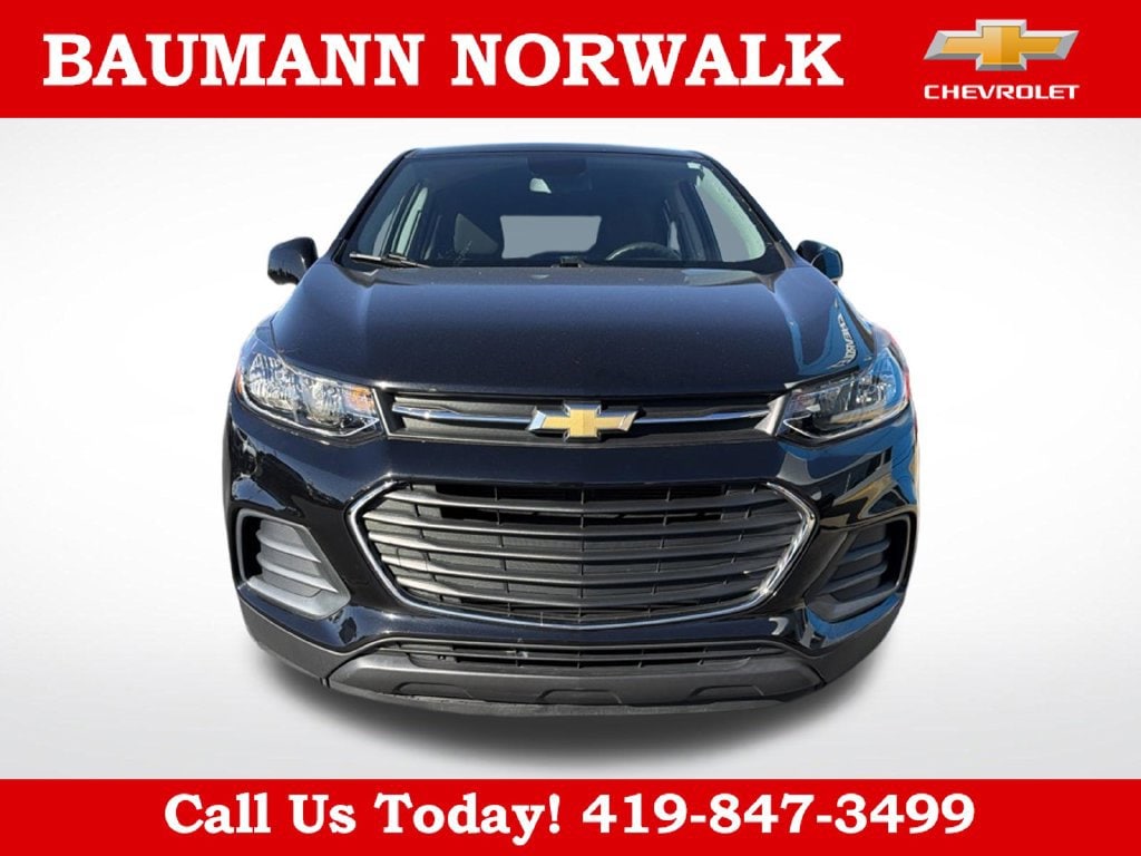 Used 2020 Chevrolet Trax LS with VIN KL7CJKSB2LB032118 for sale in Norwalk, OH