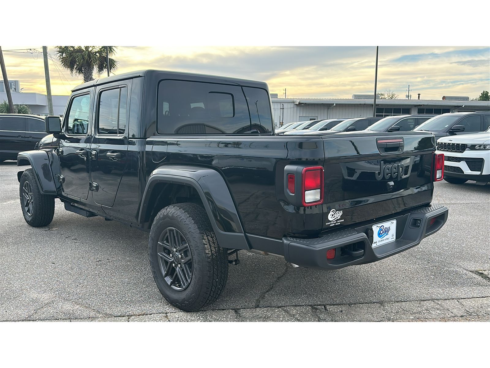 New 2026 Jeep Gladiator Sport S Pickup