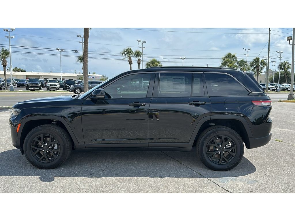 New 2026 Jeep Grand Cherokee LAREDO ALTITUDE 4X2 Sport Utility