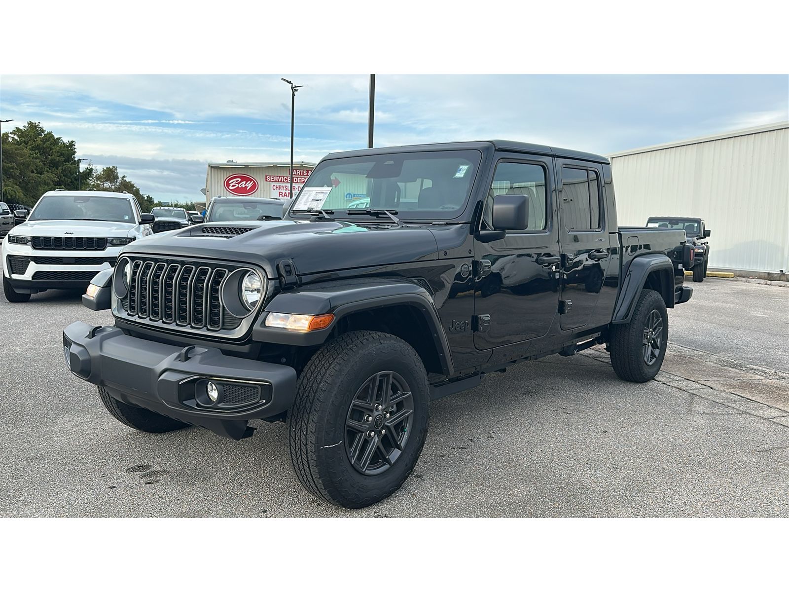 New 2026 Jeep Gladiator Sport S Pickup