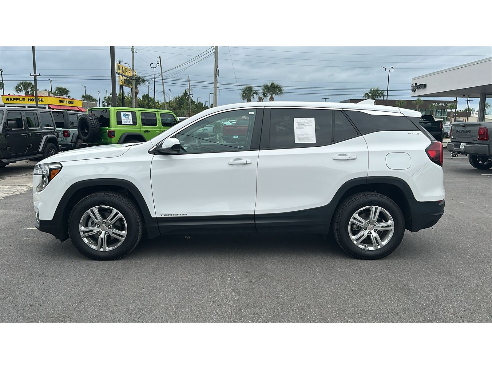 Used 2024 GMC Terrain SLE Sport Utility