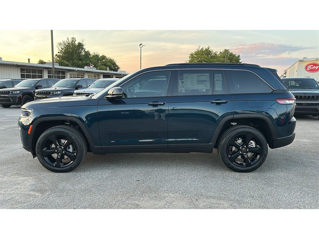 New 2027 Jeep Grand Cherokee LIMITED 4X2 Sport Utility