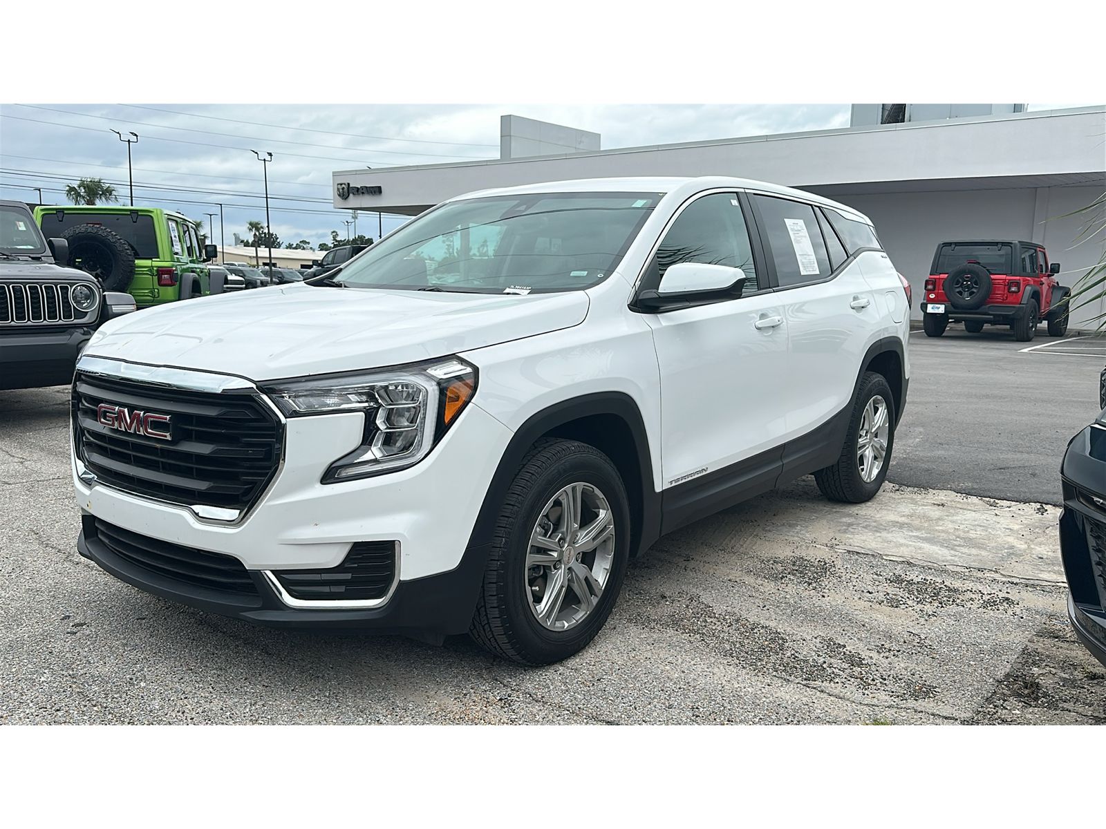 Used 2024 GMC Terrain SLE Sport Utility