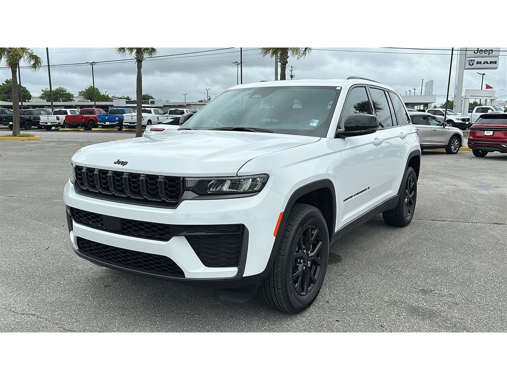 2026 Jeep Grand Cherokee Laredo
