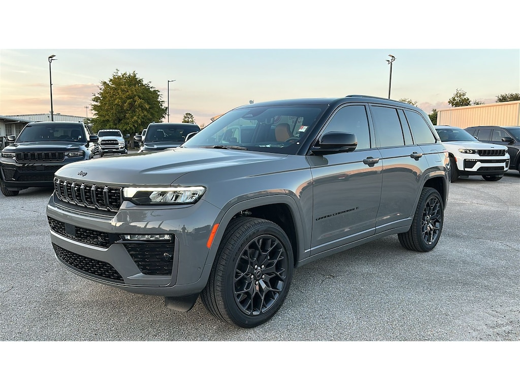 New 2027 Jeep Grand Cherokee SUMMIT 4X4 Sport Utility