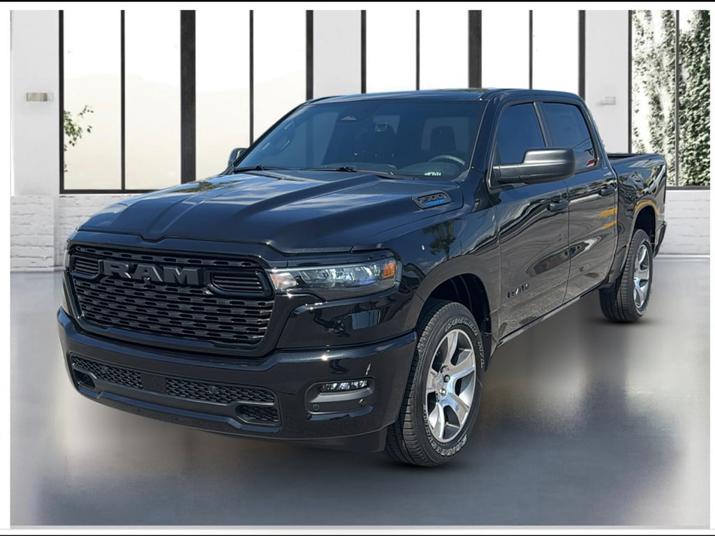 New 2026 Ram 1500 EXPRESS CREW CAB 4X2 5'7 BOX Pickup