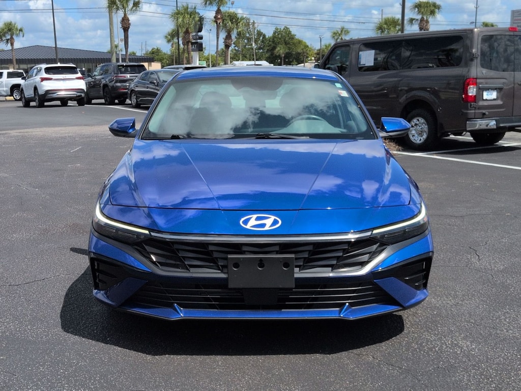 Used 2025 Hyundai Elantra SEL Convenience Sedan