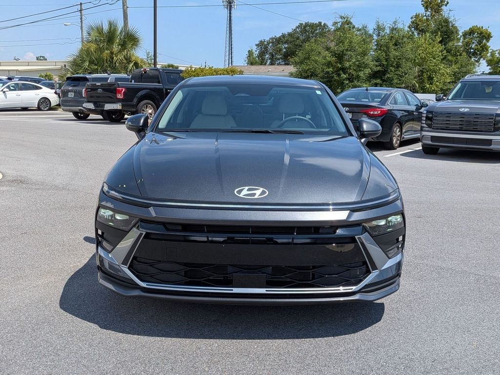 Used 2025 Hyundai Sonata SE Sedan