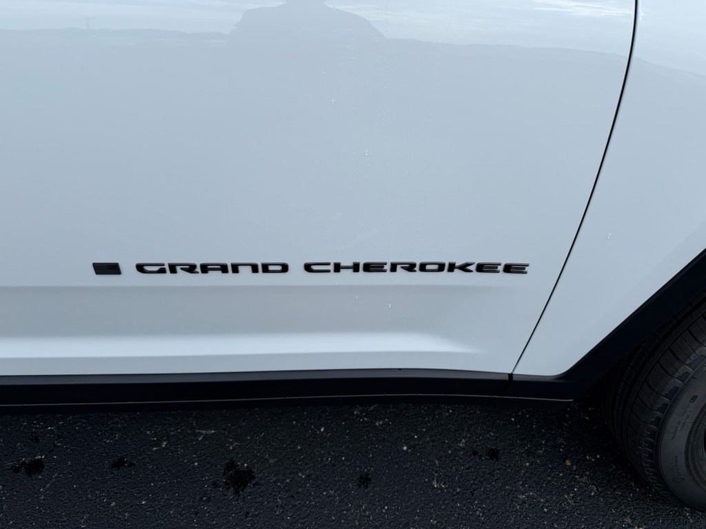New 2026 Jeep Grand Cherokee L LAREDO ALTITUDE 4X4 Sport Utility