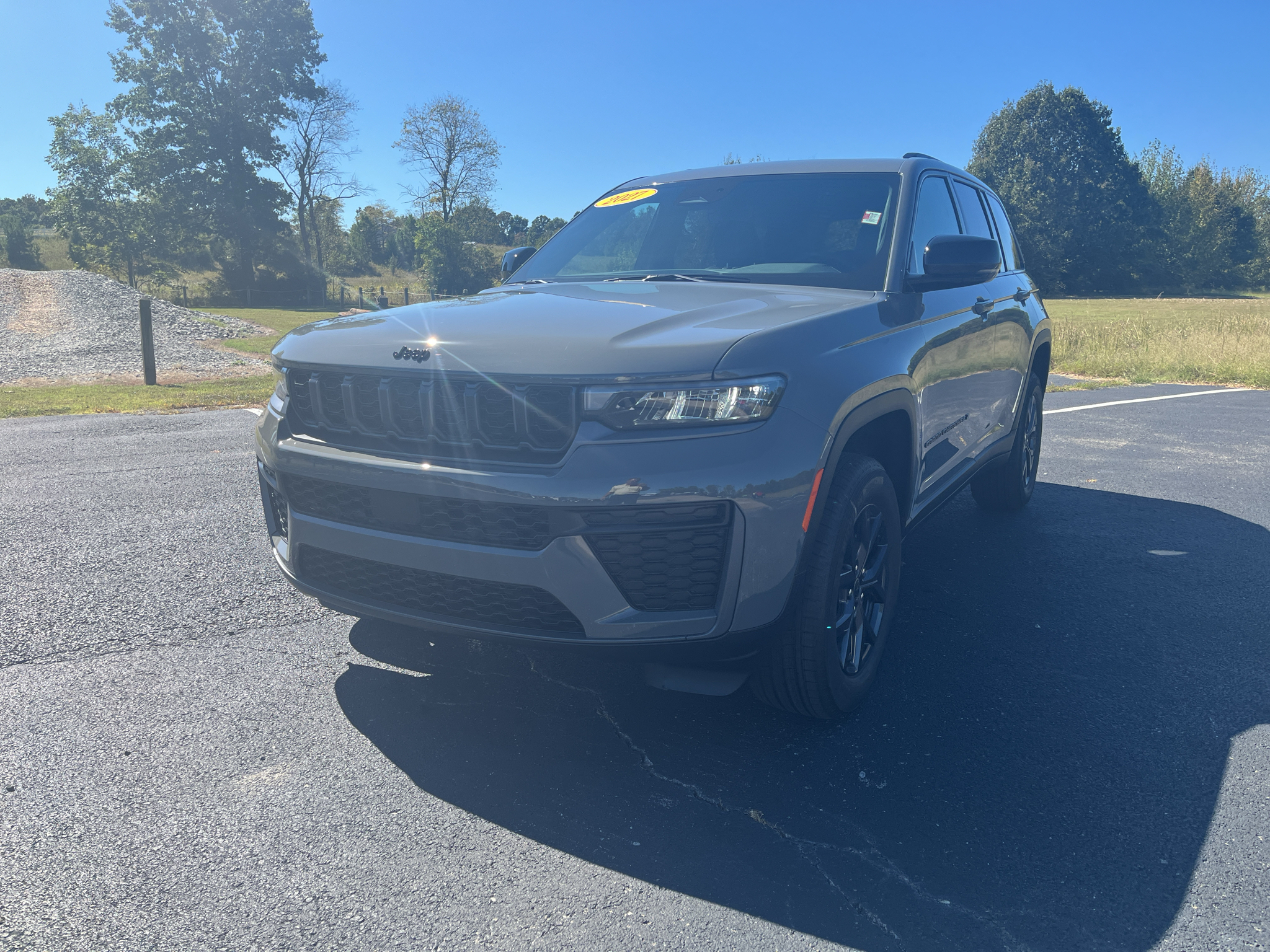 New 2027 Jeep Grand Cherokee Laredo Sport Utility