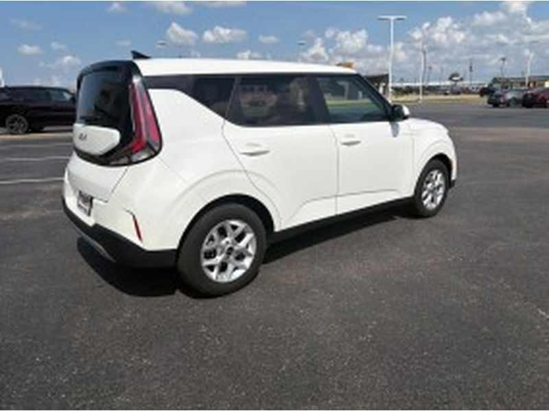 Used 2024 Kia Soul LX Hatchback