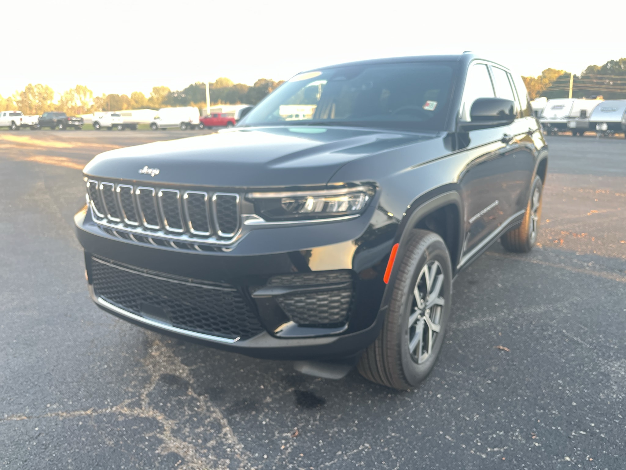2027 Jeep Grand Cherokee Laredo