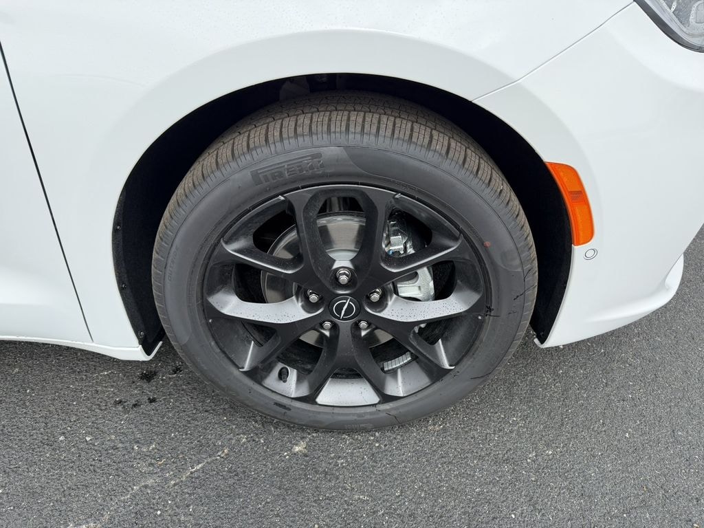 New 2026 Chrysler Pacifica Select Passenger Van