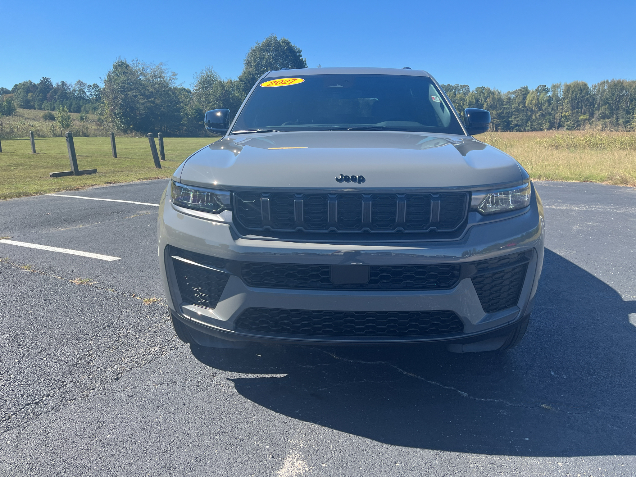 New 2027 Jeep Grand Cherokee Laredo Sport Utility