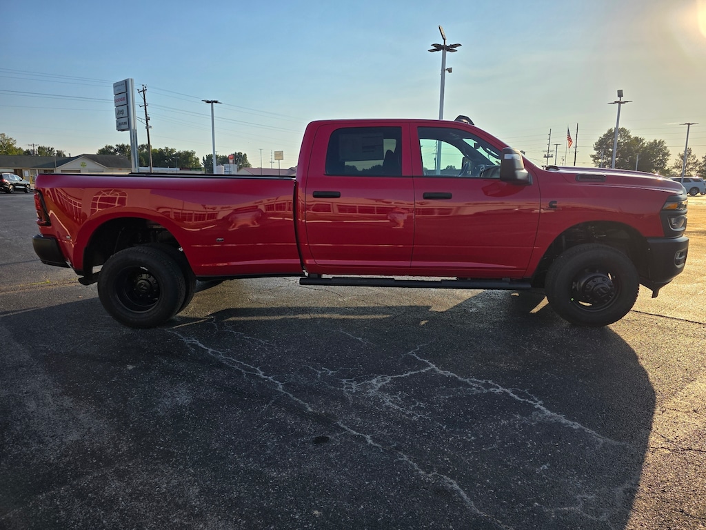 New 2027 Ram 3500 TRADESMAN CREW CAB 4X4 8' BOX Pickup