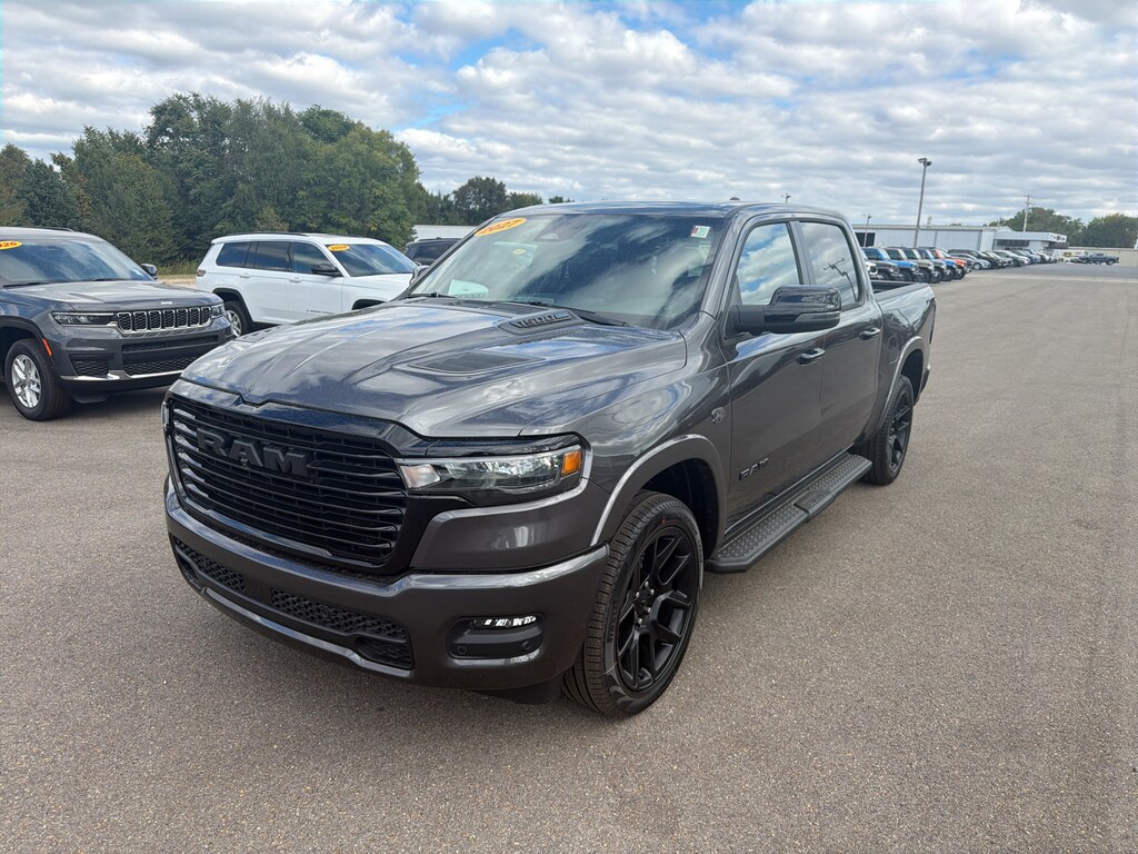 New 2027 Ram 1500 LARAMIE CREW CAB 4X4 5'7 BOX Pickup