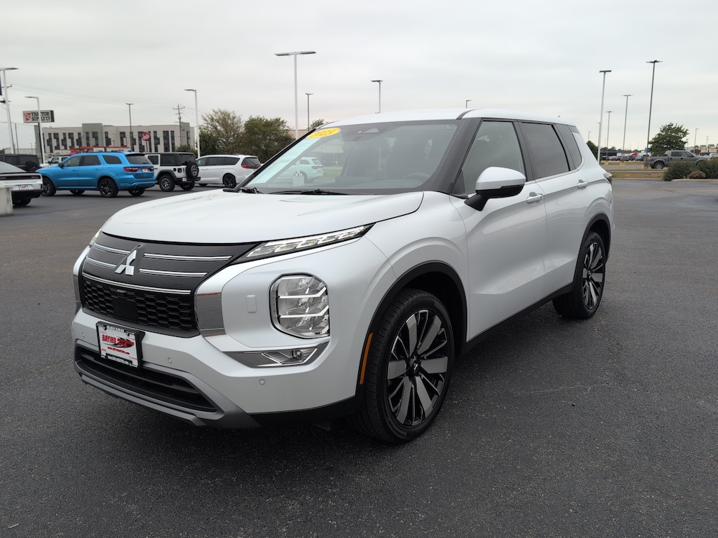 Used 2025 Mitsubishi Outlander SE Sport Utility