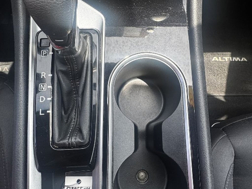 Used 2024 Nissan Altima 2.5 SV Sedan