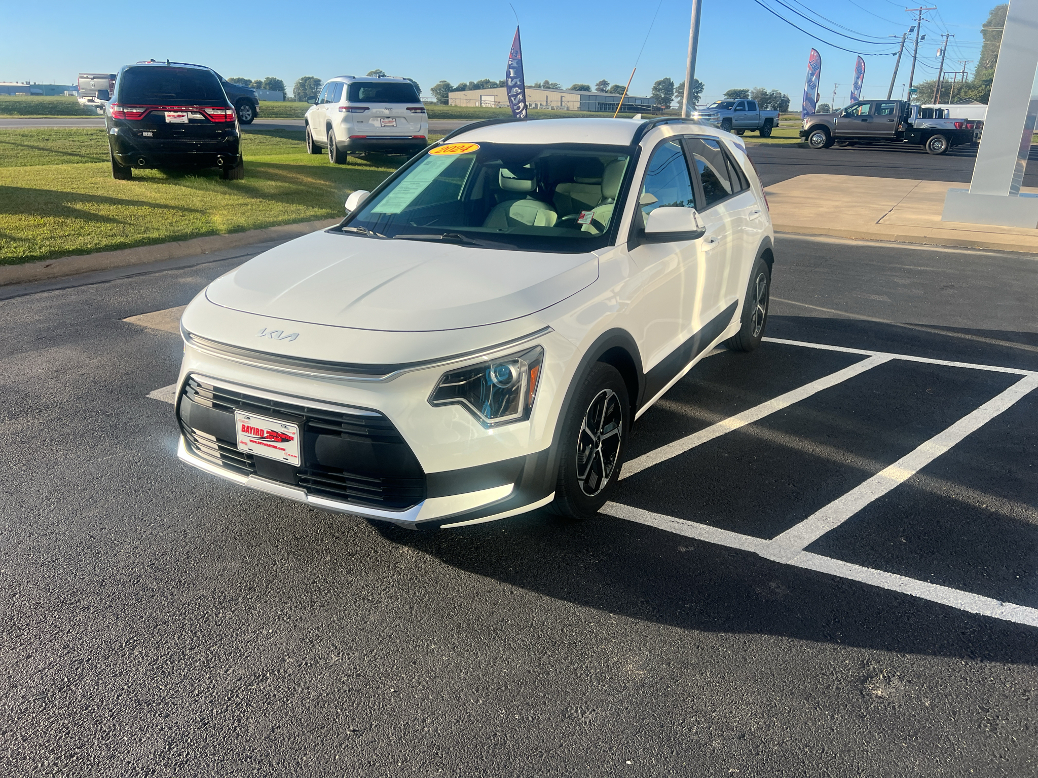 Used 2024 Kia Niro EX SUV