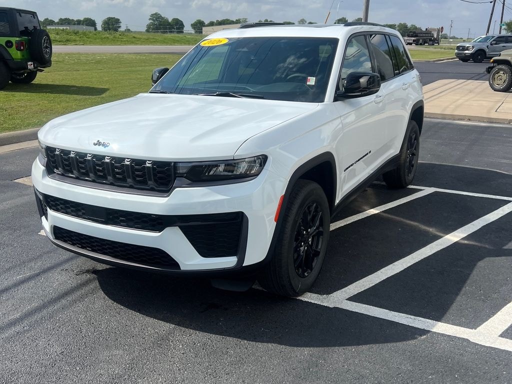 New 2026 Jeep Grand Cherokee Laredo Sport Utility