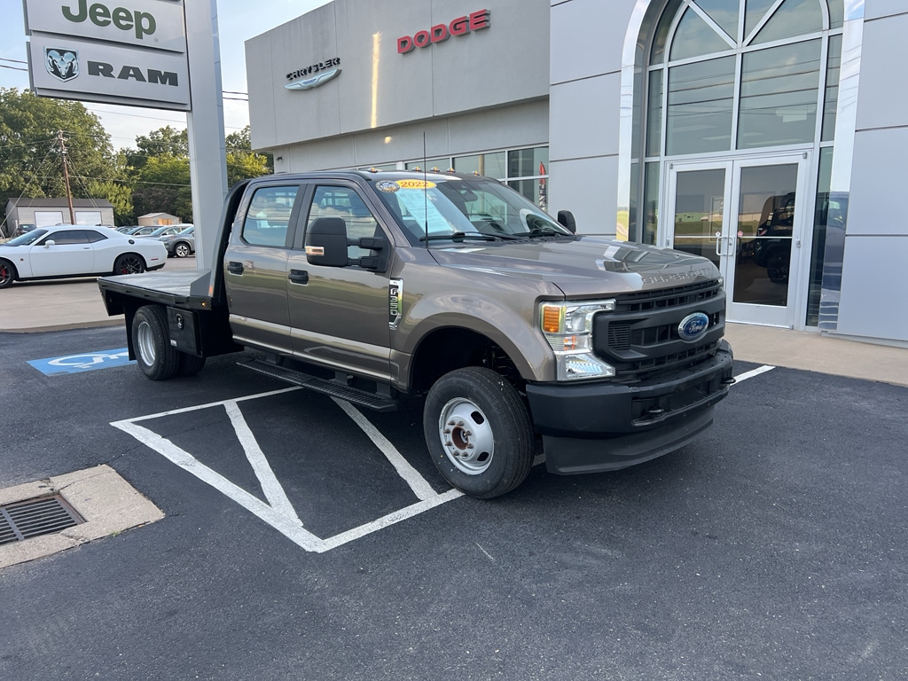 2022 Ford F-350 Super Duty Chassis Cab