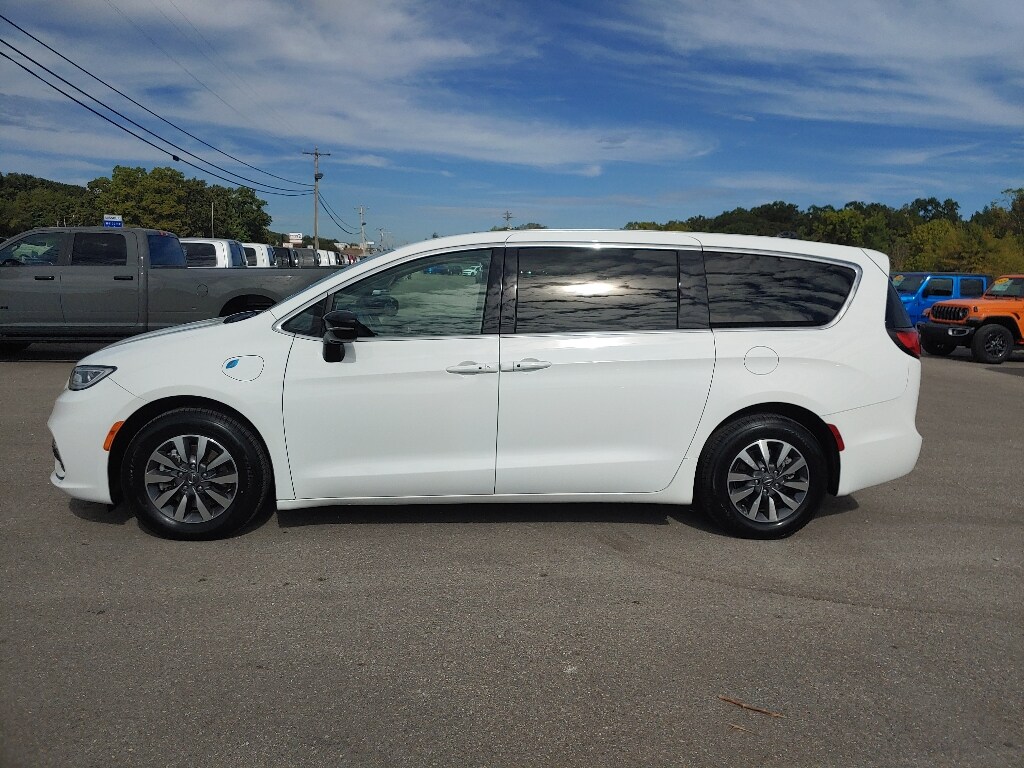 Used 2024 Chrysler Pacifica Plug-In Hybrid Select Van Passenger Van