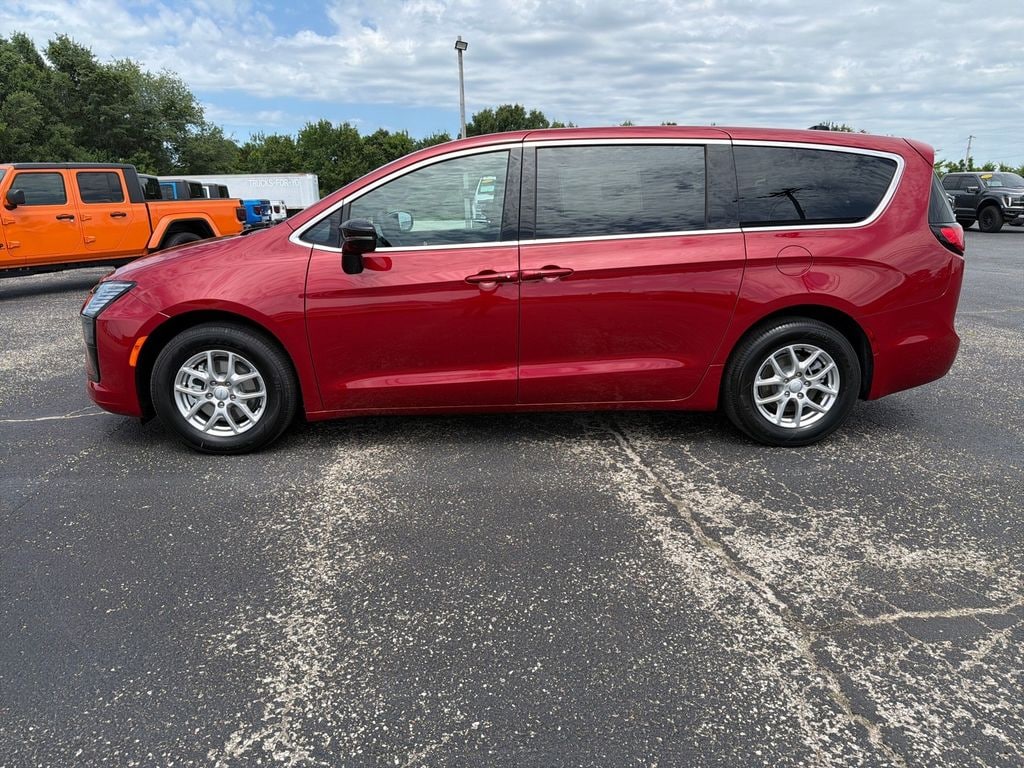 New 2027 Chrysler Pacifica Select Passenger Van
