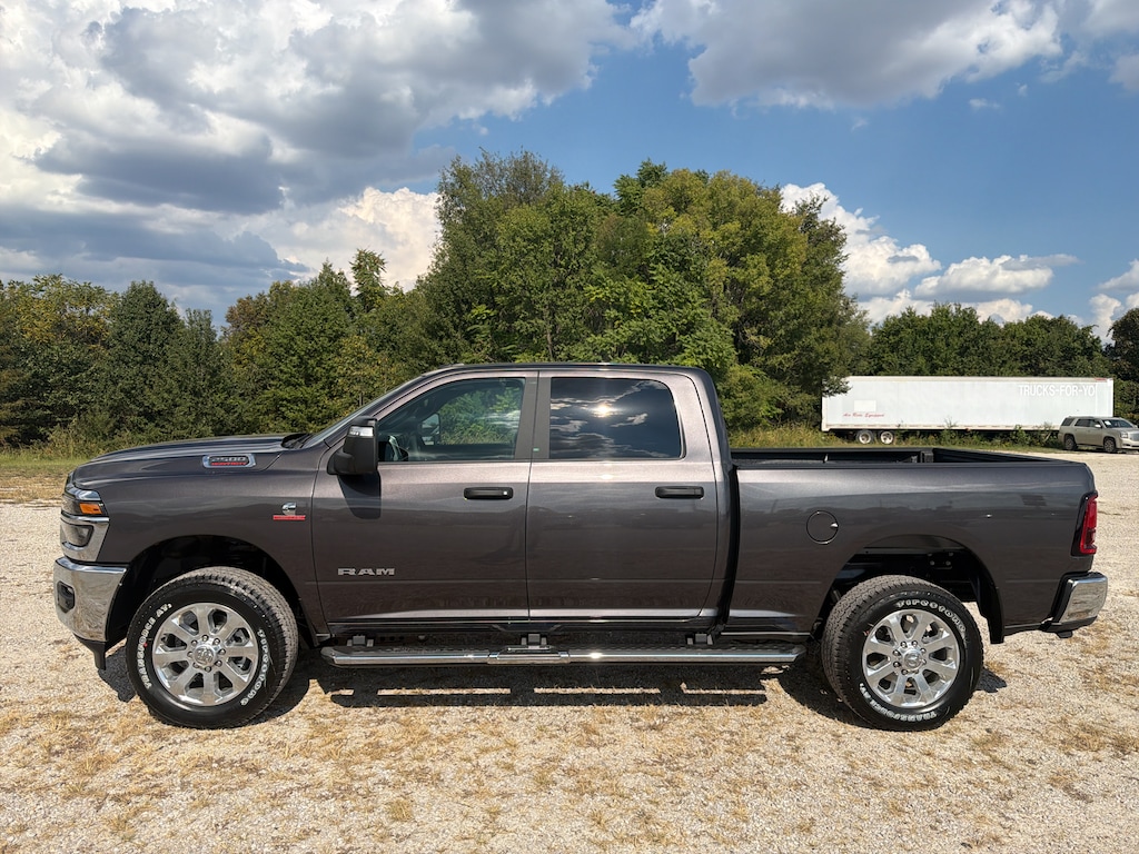 New 2027 Ram 2500 BIG HORN CREW CAB 4X4 6'4 BOX Pickup