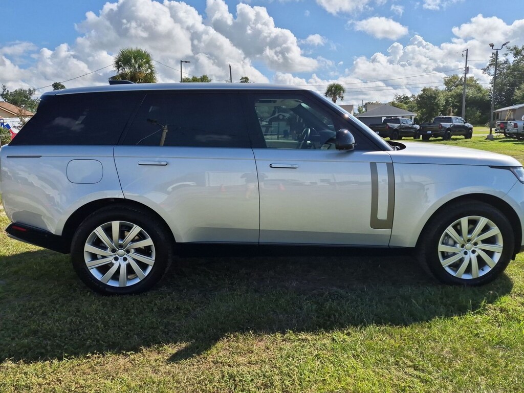 Used 2024 Land Rover Range Rover SE Sport Utility
