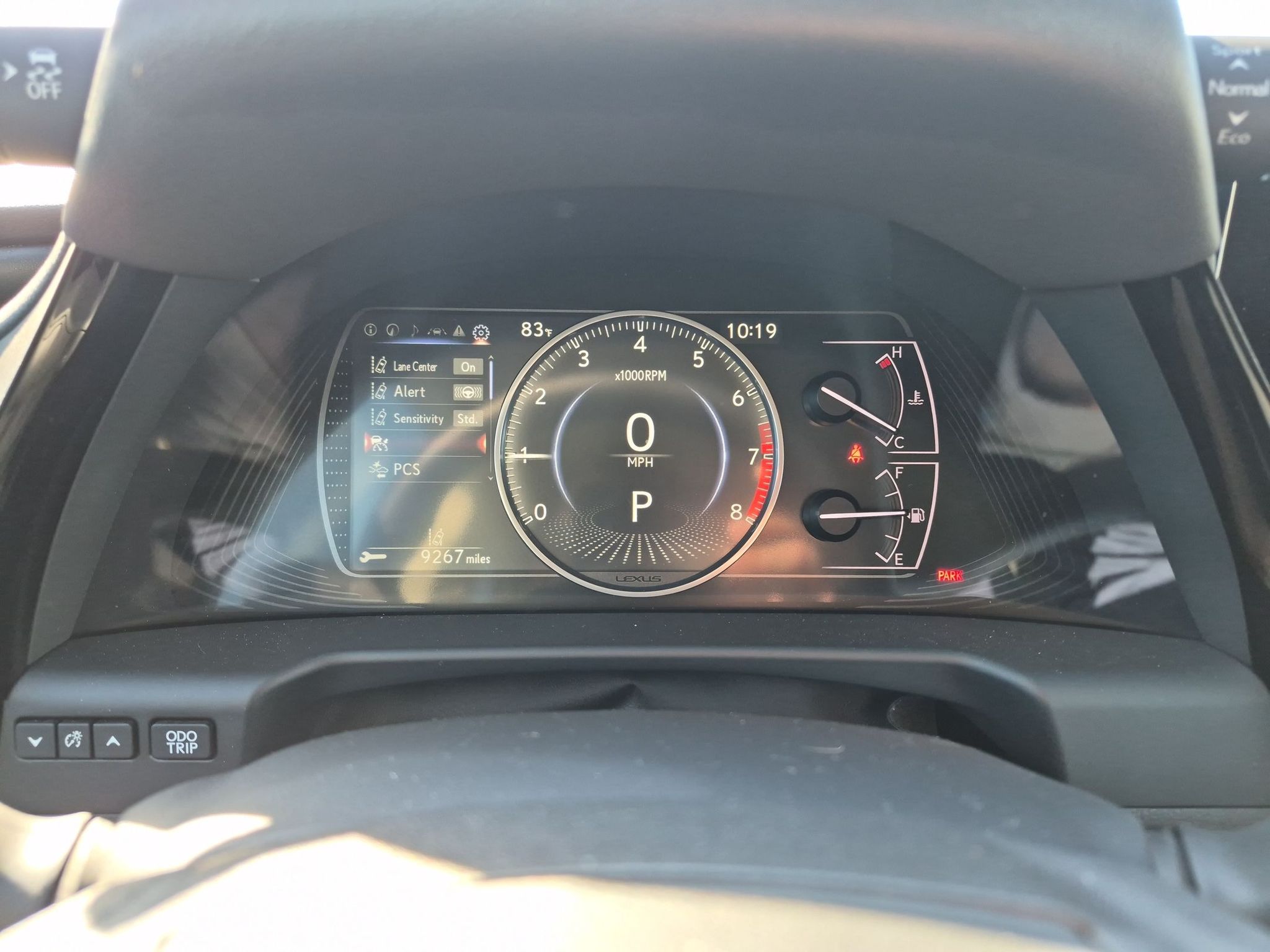 2025 Lexus ES 350 - Photo 11