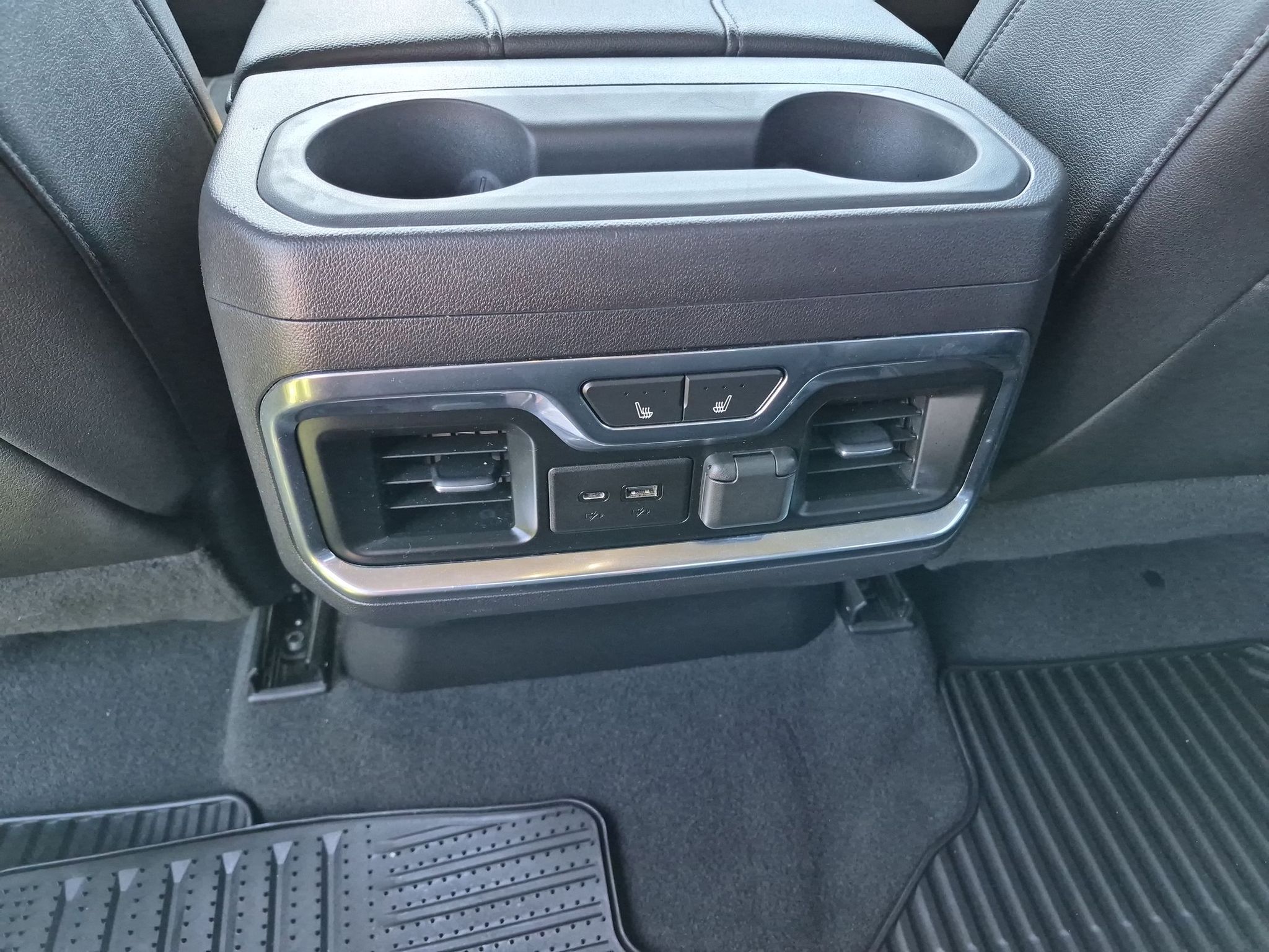 2021 Chevrolet Silverado 1500 LTZ - Photo 15
